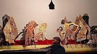 Sorotan 3.24.38 - 3.29.38 dari 🔴🟢▶️Live Pentas Pagelaran Wayang Kulit di Ds.Maron Kec.Karangrejo Kab