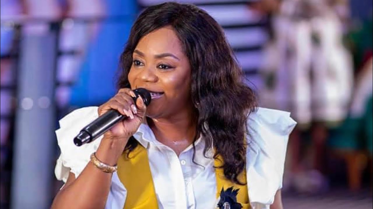 Piesie Esther is on a Different Level🔥-Powerful Ministration