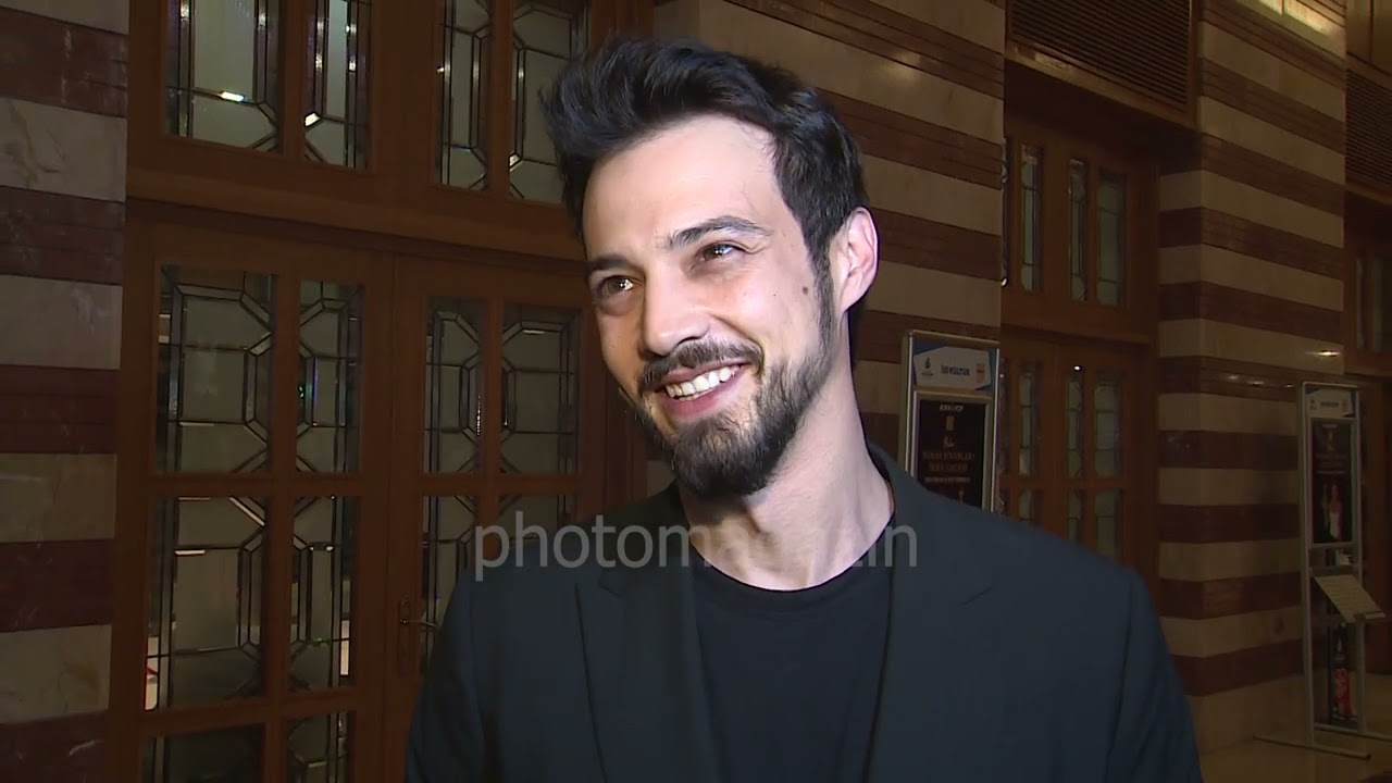 Они спросили Mert Yazıcıoğlu об Afra Saraçoğlu(SUB)