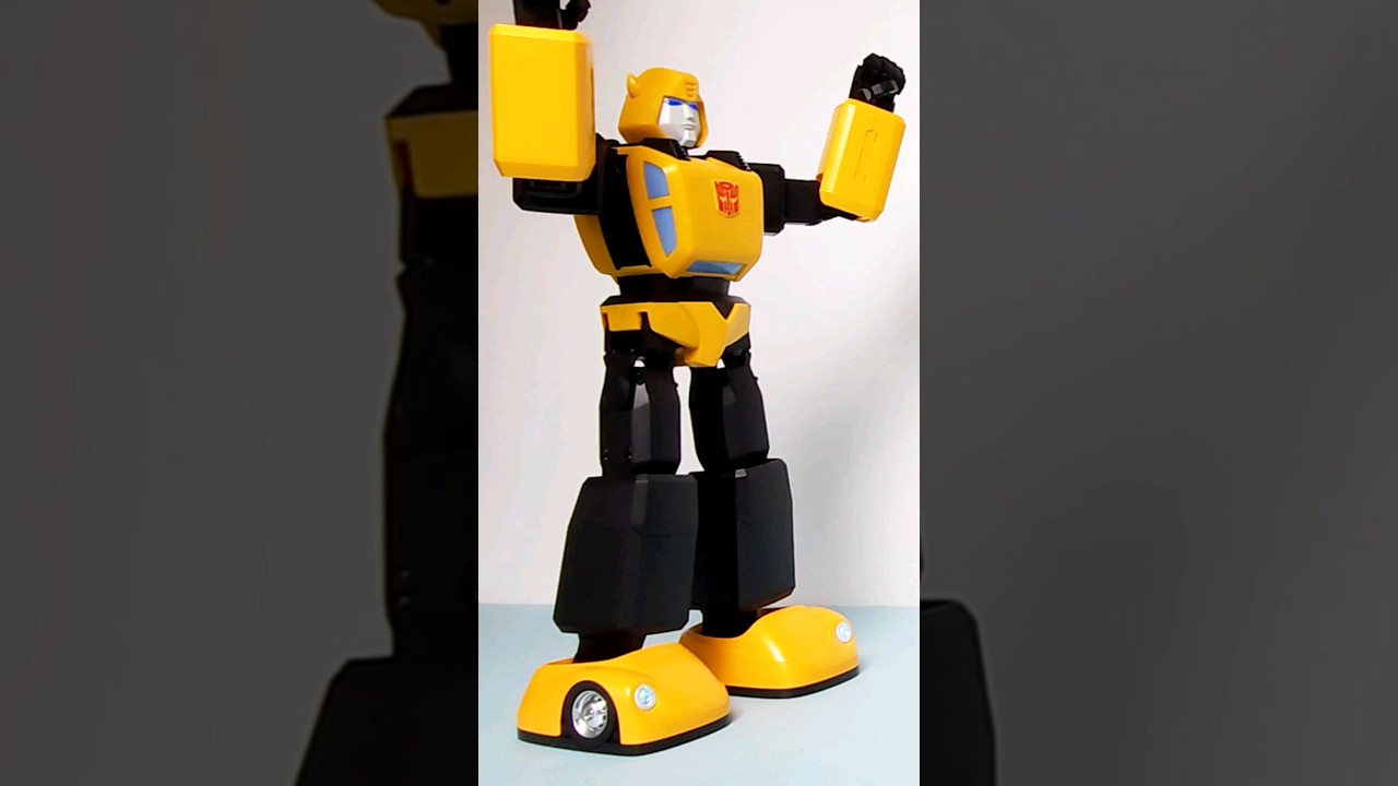 Cozmo asking Bumblebee to Transform 🐝🔥 