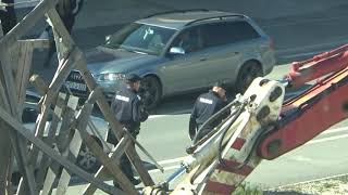 Rušenje Mezarluke Porodice Ćamila Sulejmanagića U Velikoj Kladuši 12 10 2019. Policija Samo Posmatra