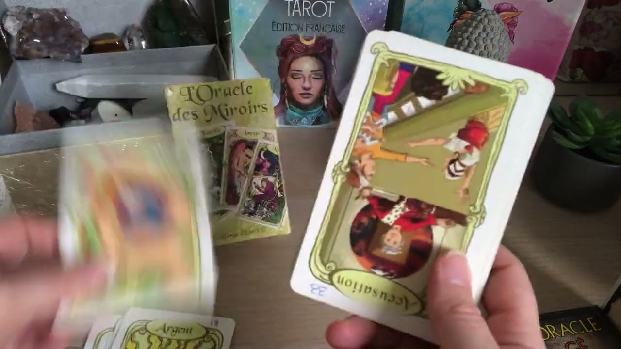 Quel tarot ou oracle divinatoire choisir pour un débutant ? - AUGURE -  Manufacture des Merveilles