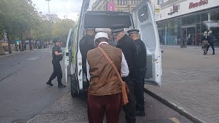 MANCHESTER IN CHAOS CRIME SCENE ARRESTS AT PICADILLY BROKEN BRITAIN MAN DOESN'T LIKE BRITISH FLAG!!!