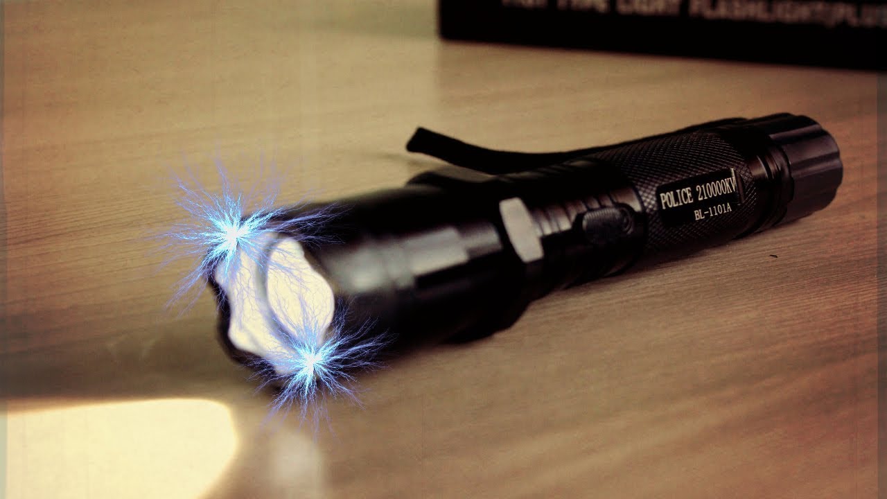 ⁣Злобный Фонарик электрошокер, тестируем на себе