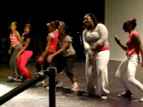 Raven Box and The Hawthorne Teen Center Dance Troop Performance - Hollywood,CA. 03/27/10.