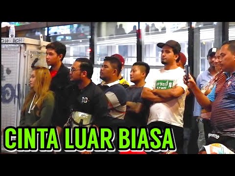 Video: Orang-orang Luar Biasa Yang Terkenal Di Kota Borzya