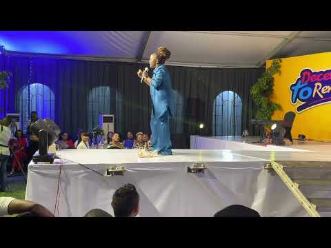 Kansiime in Tanzania. A glimpse of a December to remember. Standup African comedy. Merry Xmas ninjas