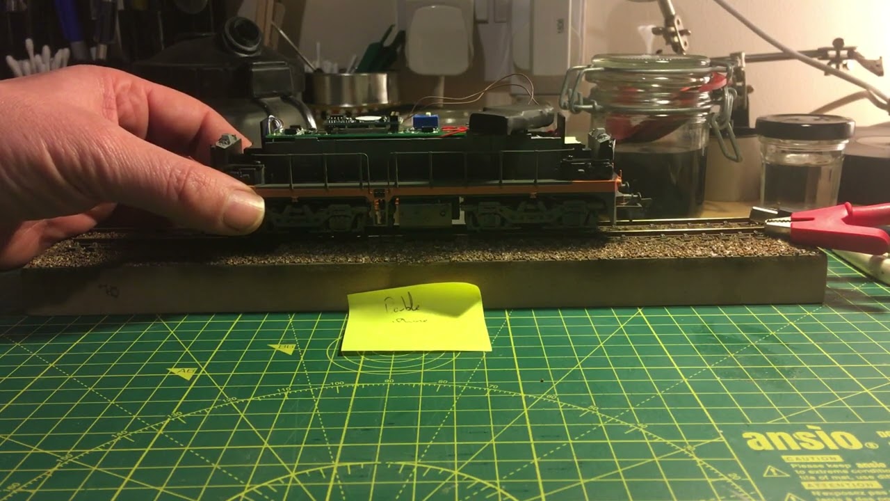 Murphy Models Class 181 speaker test - Double iPhone speaker