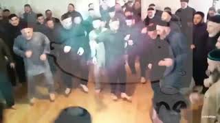 Mr scruff Kalimba- Ninja Tuna meme mashup song. (people dancing together) Resimi