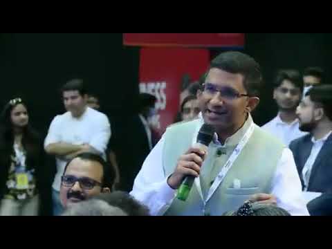 Dr Ritesh Malik appreciating the efforts of Delhi Govt's Business Blasters Expo 2022