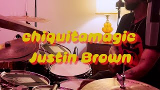 No me dejes fingir - chiquitamagic & Justin Brown
Justin Brown and I went into the studio a couple weeks ago & we recorded some songs. This is a new one of mine. Stay tuned for more and Enjoy!
available on Bandcamp
https://chiquitamagic.bandcamp.com/track/no-me-dejes-fingir
lyrics
No me dejes fingir
aqui estoy
dispuesta a encontrarme
descubrir
detras de todo lo q siento por esto
creo q estoy aqui
dejando apegos
creo q estoy aqui
dejando apegos
que no me sirven mas
déjalos atras...
credits
released May 30, 2024
recorded at Altamira Studios in Los Angeles
mixed & mastered by chiquitamagic
written by chiquitamagic
video recorded by Hyperr34I
video edit by chiquitamagic No me dejes fingir - chiquitamagic & Justin Brown