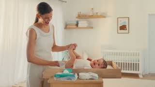 Sanft und sauber beim Wickeln | Pampers Aqua Soft Touch Feuchttücher screenshot 2