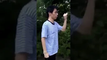 拳で抵抗 元ネタ