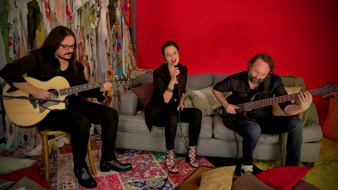 Seçil Akmirza & Alp Ersönmez “Beşik”