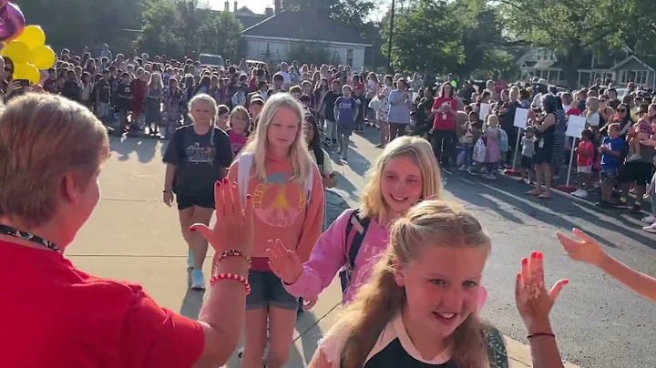 Students excited to head back to school in Holland - DayDayNews