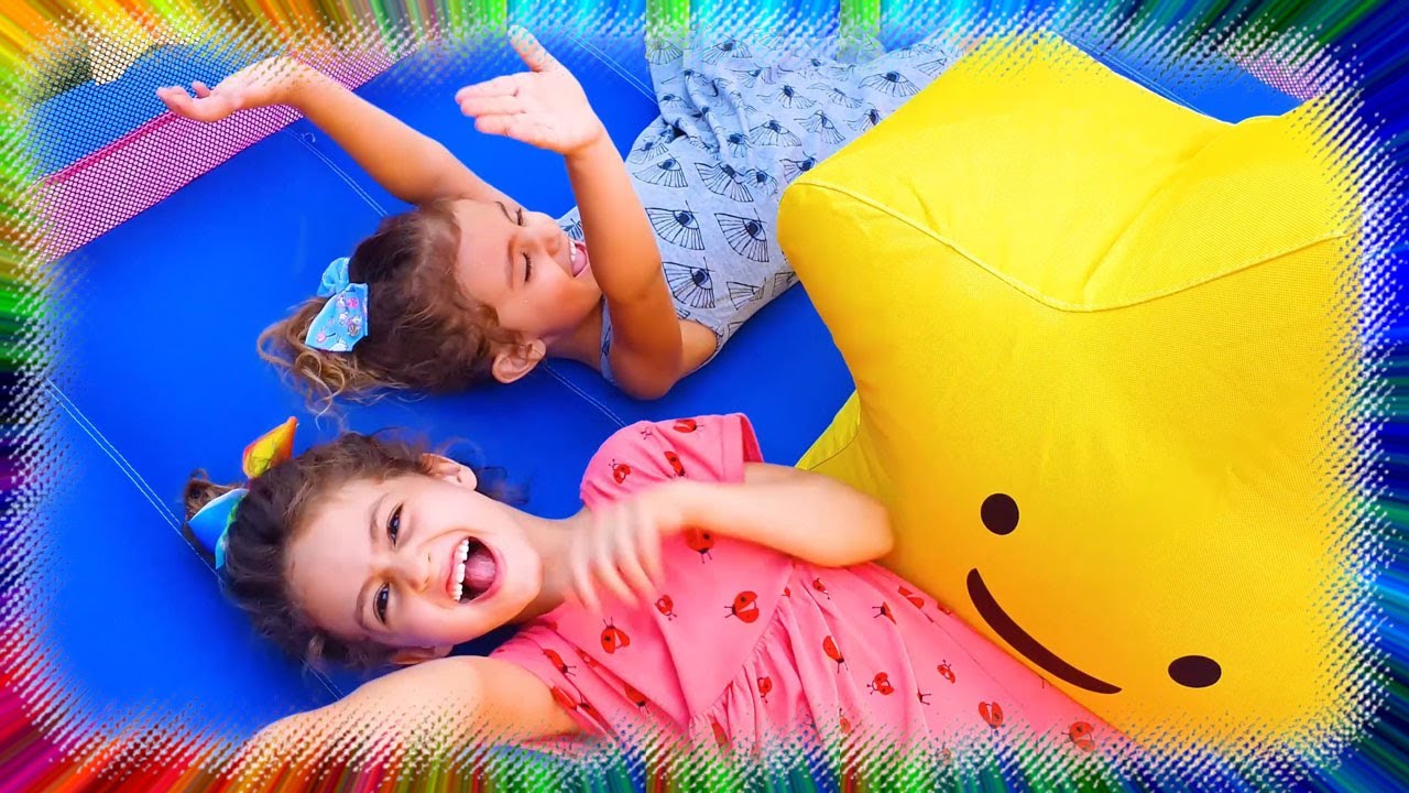 Bounce House Madness - Noya and Shir Have Amazing Fun