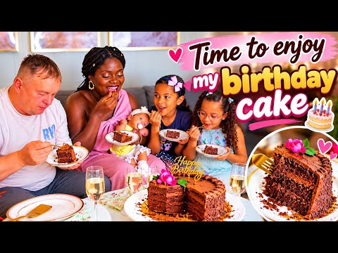 Time to enjoy my birthday cake 🎂❤️