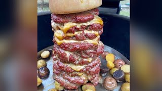 Worlds Biggest Made A Giant 30-Pound Burger
