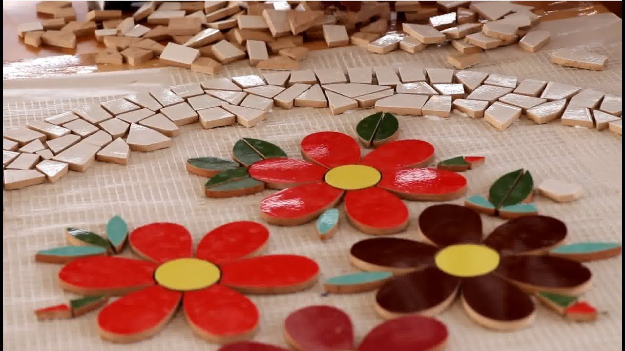 DIY Outdoor Mosaic Table - Trash to Treasure