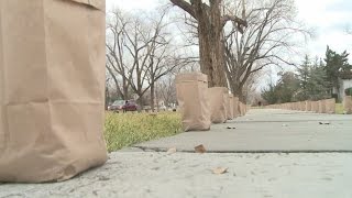 Dozens set up thousands of luminarias ahead of New Mexico tradition