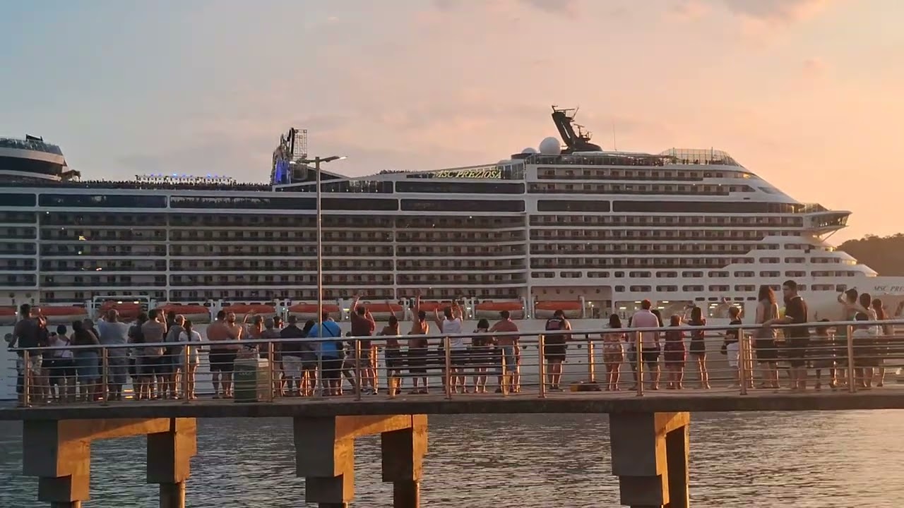 Saída do lindo preciosa