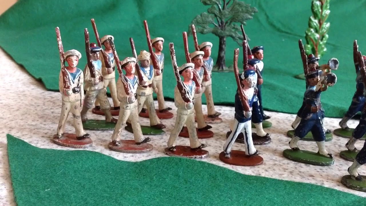 LES FIGURINES QUIRALU TOME 3, Format A4 Portrait, 266 Pages, Dos Carré Collé