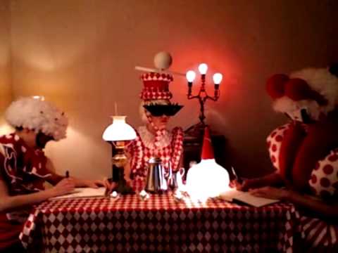"Rabbit on the floor" performed on-line by Wallenb...