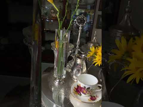 Хрустальная ваза с серебряным основанием на один цветок