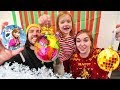 MYSTERY CHRiSTMAS CHALLENGE!! Adley vs Mom vs Dad making holiday ornament magic potions, new diy!