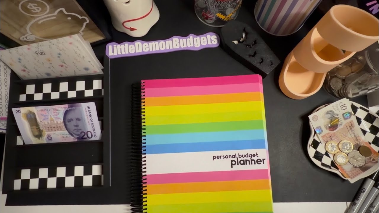 Unstuffing/Restuffing my purse for the week and some Happy Mail! 🌹🖤