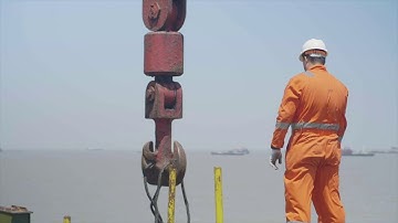 Siemens presents: The first 1,100 kV HVDC Transformer (Arrival)