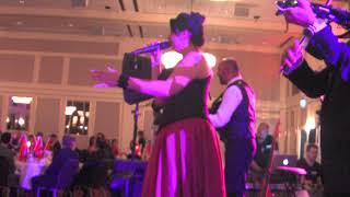 Esra Sezer Hesen Eyaleti Atatürkçü Düşünce Derneği Cumhuriyet Balosu