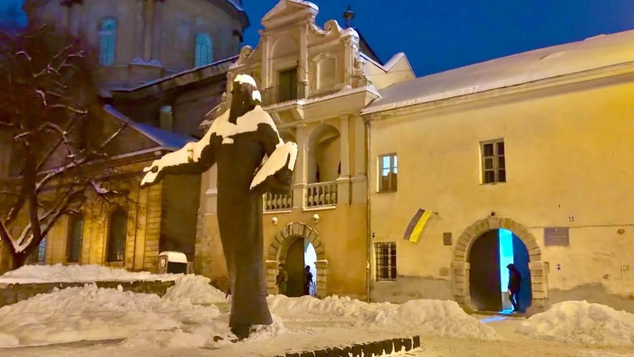 Магія вечірнього Львова. Прогулянка старими кварталами міста. 