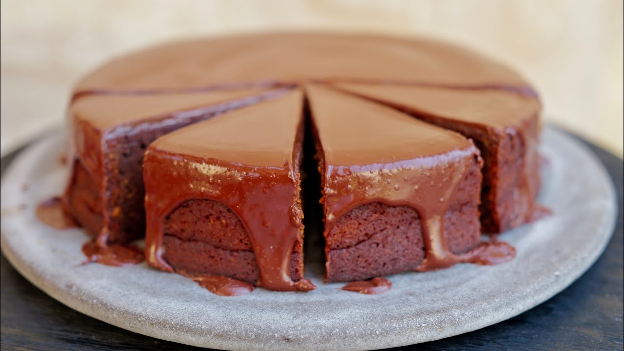 Un super gâteau sans beurre chocolat carotte ! Une base idéale pour un gâteau d'halloween