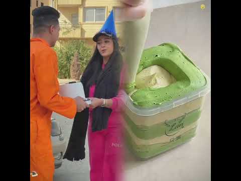 بنتين يفعلون شي غريب جدا في عامل النظافة اثناء الاحتفال وللاسف     