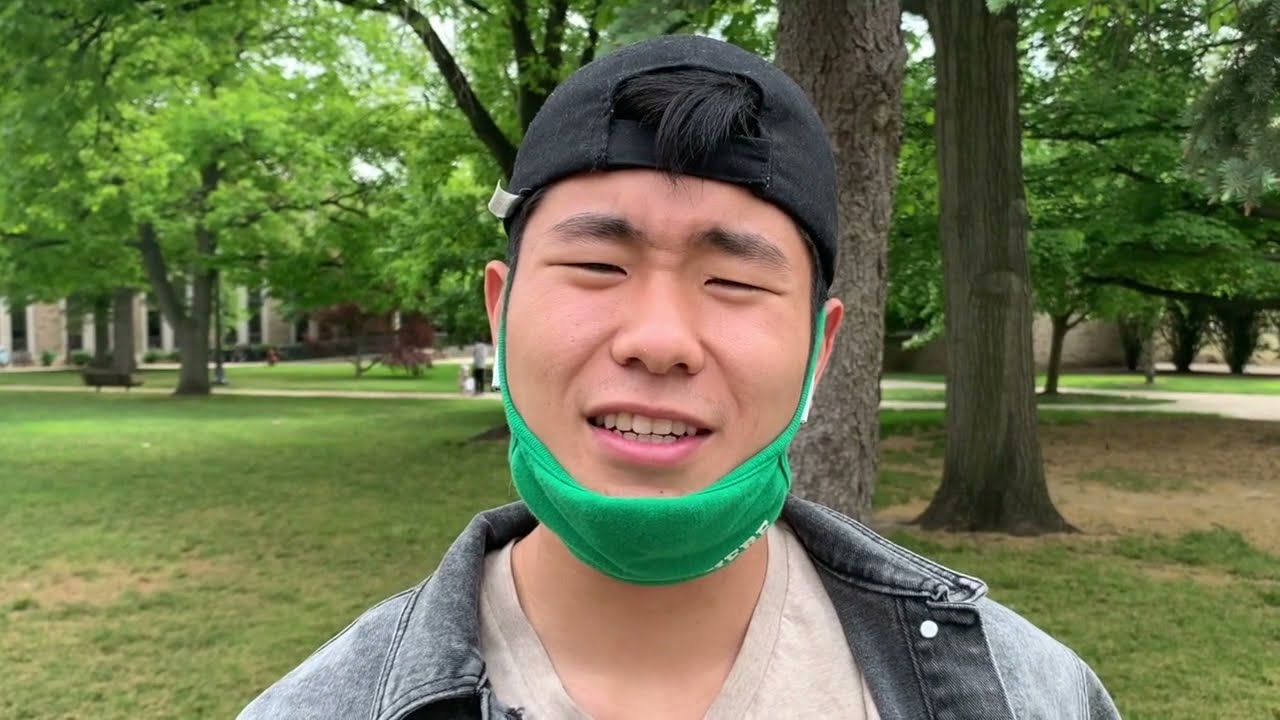 Опрос студентов: Что самое худшее в Нотр-Даме?