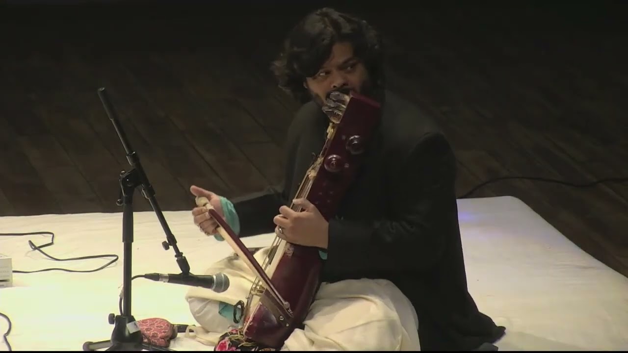ustad Akram Khan and Pt Sanju sahai tabla ( jugalbandi)  on sarangi ustad Murad Ali khan