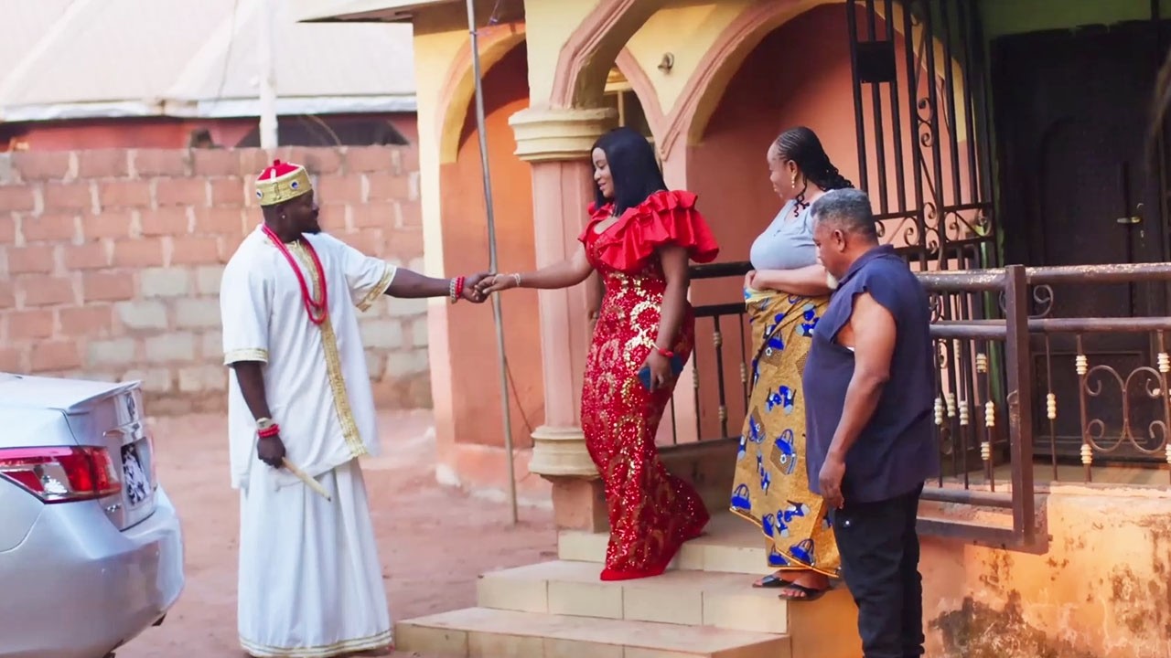 ELLE IGNORAIT QUE L’HOMME ORDINAIRE ÉTAIT UN MILLIARDAIRE FILM NIGÉRIAN EN FRANÇAIS