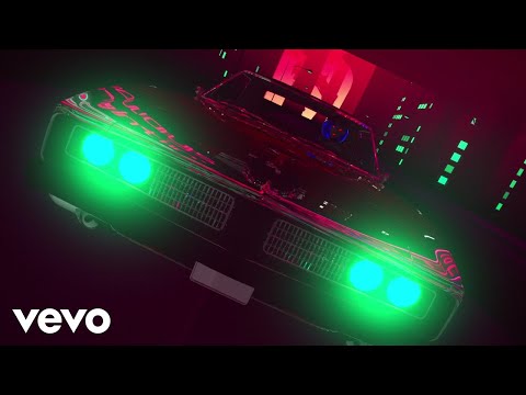 Guns N' Roses - Move To The City (Lyric Video)