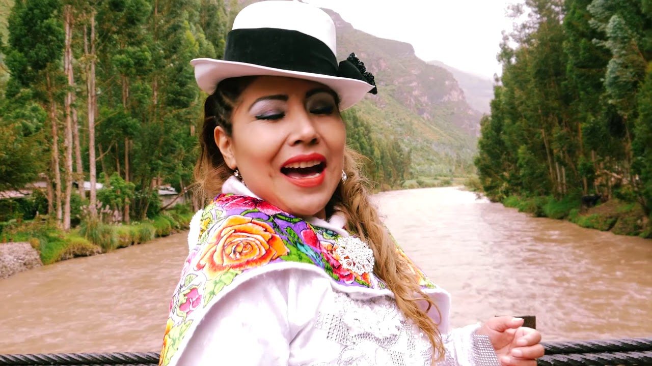 HOMENAJE A LOS CAMPESINOS DE PAURCARTAMBO CUSCO (FLOR SANTIAGUEÑA JARANA CUSQUEÑA HUAYNO