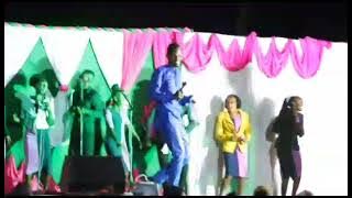 evangelist Arnold Munga (msabaha Crusade)Hindeni kwa Jesu