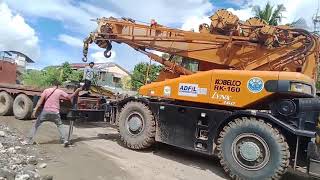 Fuso Self Loader Truck Kobelco RK160-2 Rough Terrain Crane Lifting Sheet Pile