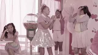 Jojo siwa kid in candy store