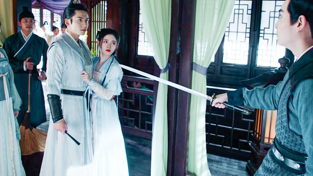 反派劍指灰姑娘，卻沒料到她竟是霸道王爺的女人，霸氣護妻震撼全場！