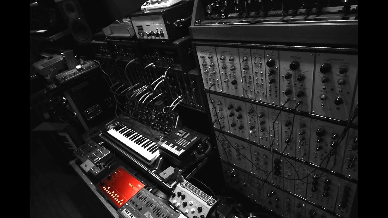 ludoWic - recording Suiko ST-20 synth for KatanaZERO - YouTube