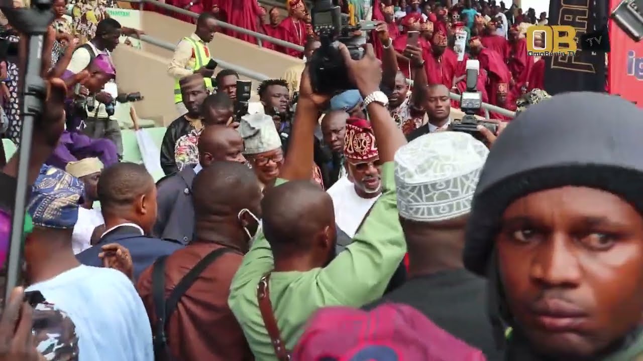 See how The People of Ijebu Ode welcome Dapo and Sanwolu at the Ojude Oba is an annual celebration