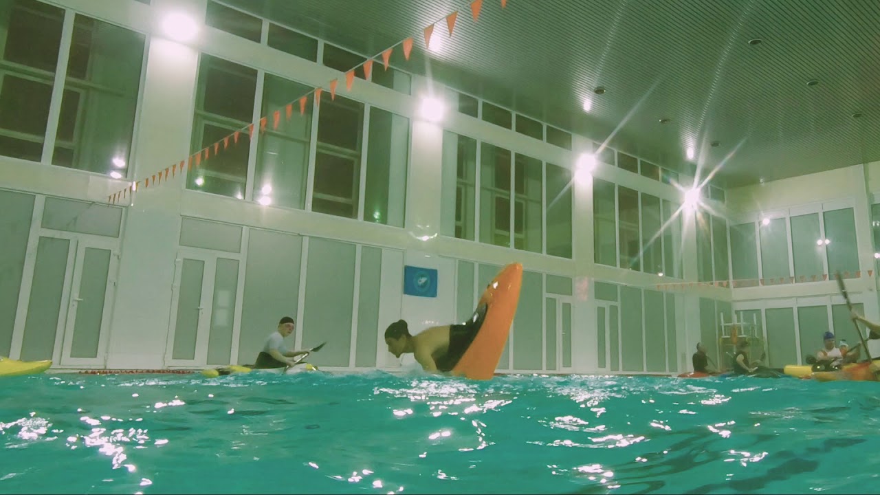 Flatwater kayak freestyle - Splitwheel-Cartwheel-Phoenix to Godzilla