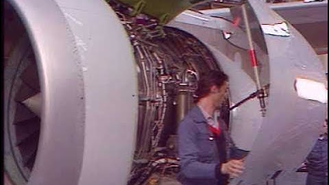 AIRCRAFT | A320 V2500 - Opening & Closing of Engine Cowl Doors