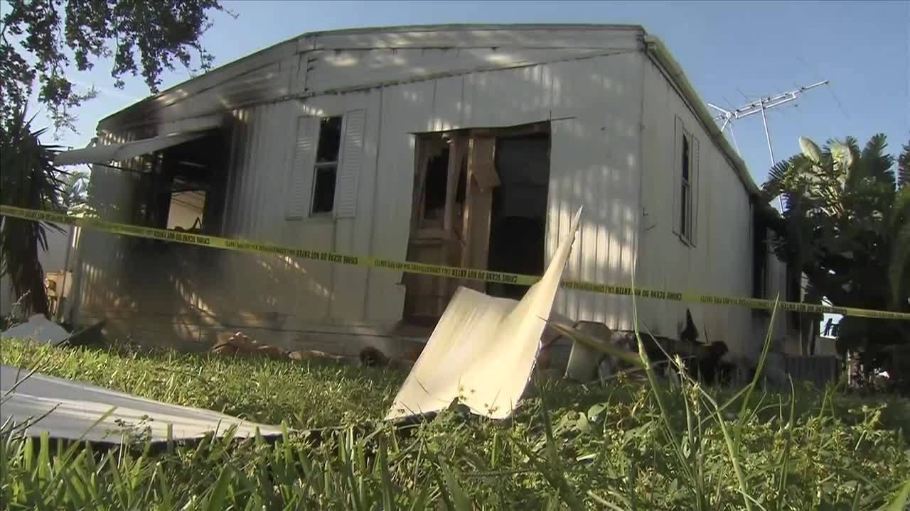 Man, woman killed in Deerfield Beach fire - YouTube