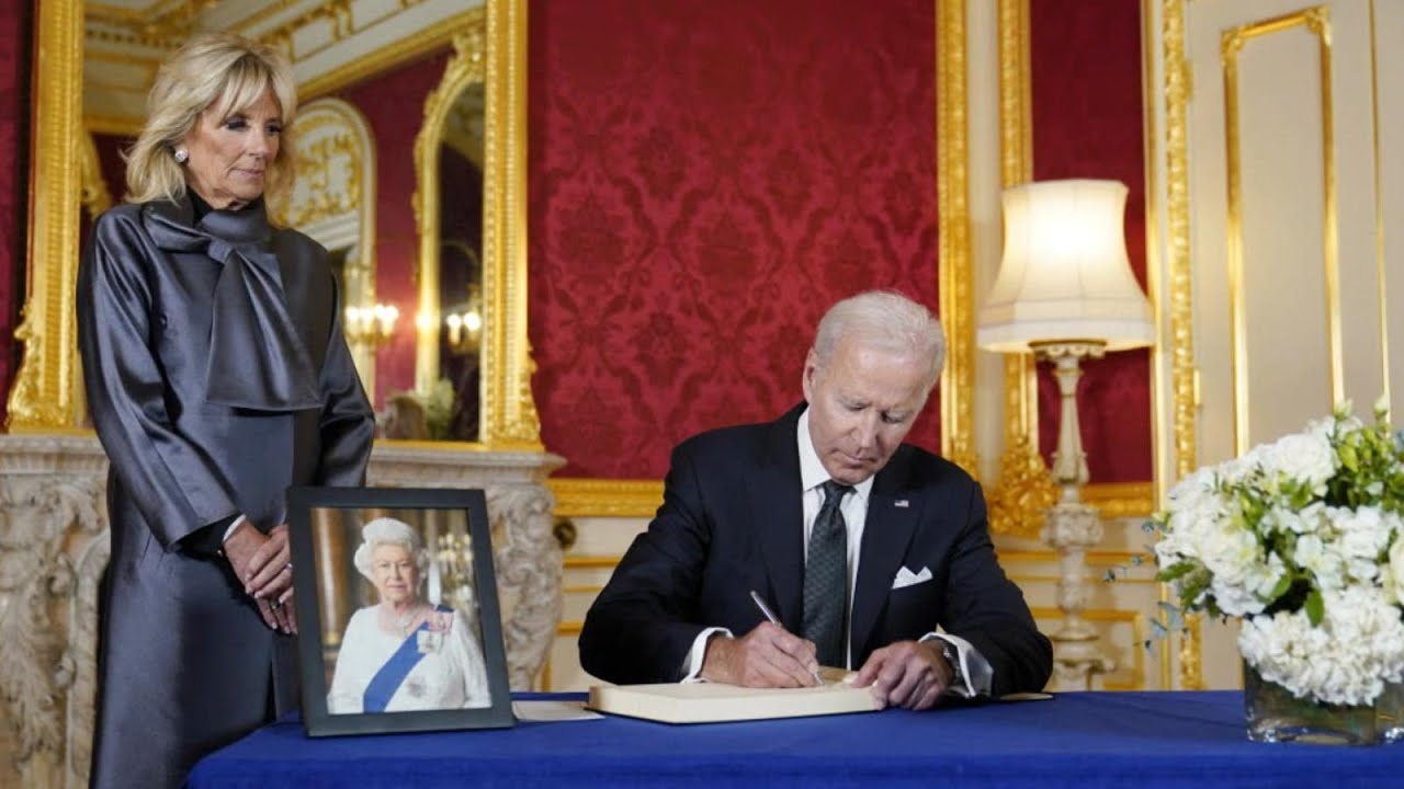 President Biden and the First Lady pay tribute to Queen Elizabeth II